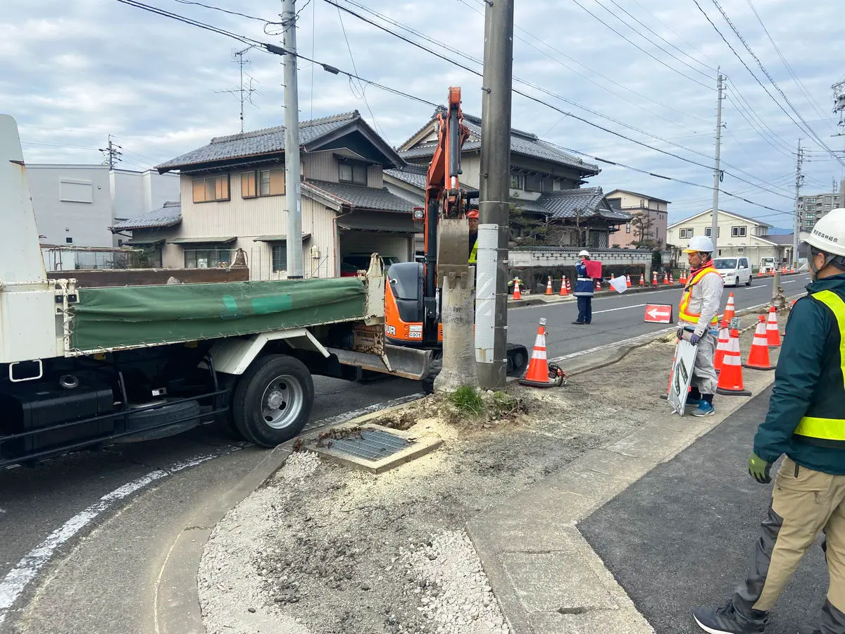 業務部-施工事例_建築工事_街路樹伐根03