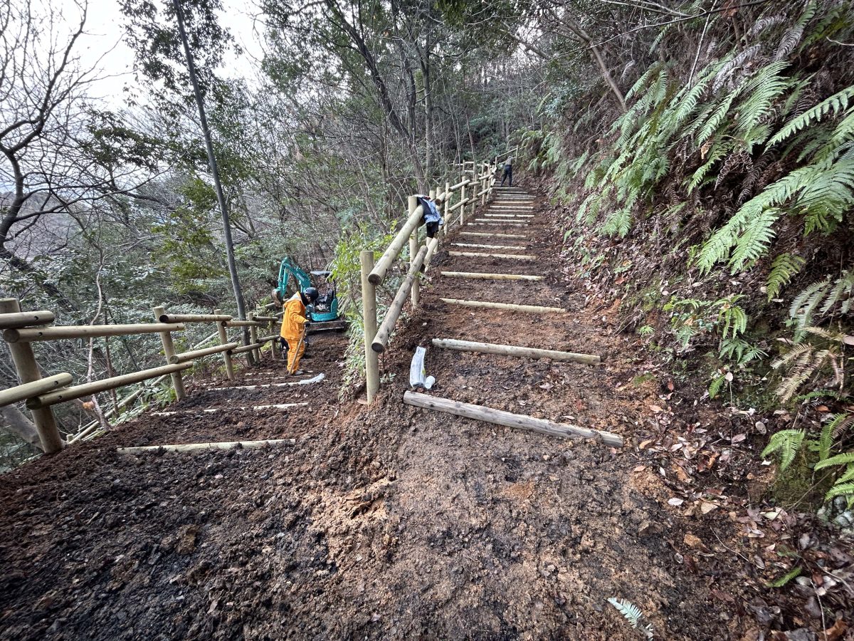 岐阜市　ながら川ふれあいの森手摺改修工事写真